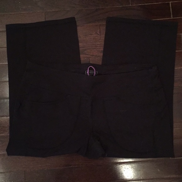 Athleta Pants - Athleta crop pants with pockets Athleta Pants - Athleta crop pants with pockets